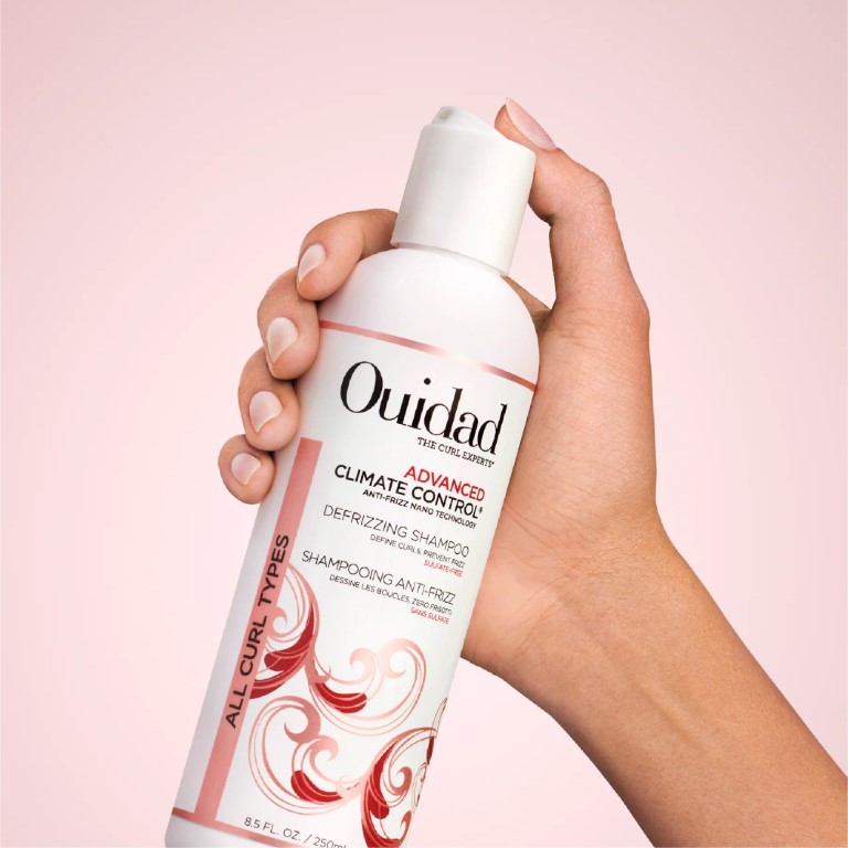 Advanced Climate ControlDefrizzing Shampoo Ouidad 250 ml - Imagen 8